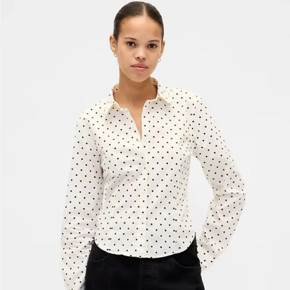 GAP Ivory and Black Polka Dot Button Down Shirt - Picture 1 of 8